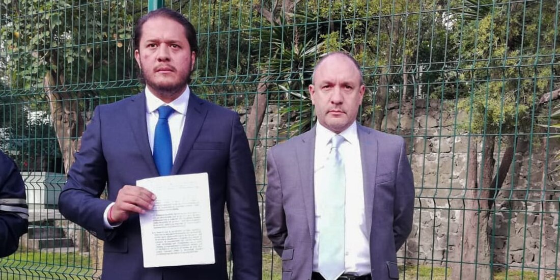 Los abogados de 4 militares detenidos por el caso Ayotzinapa señalan que Alejandro Encinas politiza con información falsa; lo acusarán ante instancias de derechos humanos.