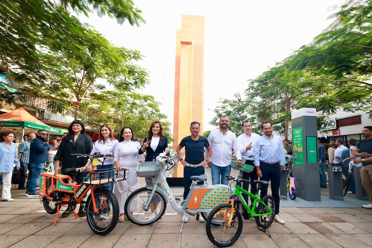 Gobernador Pablo Lemus encabeza entrega de 1000 bicicleta eléctricas de Mi Bici.