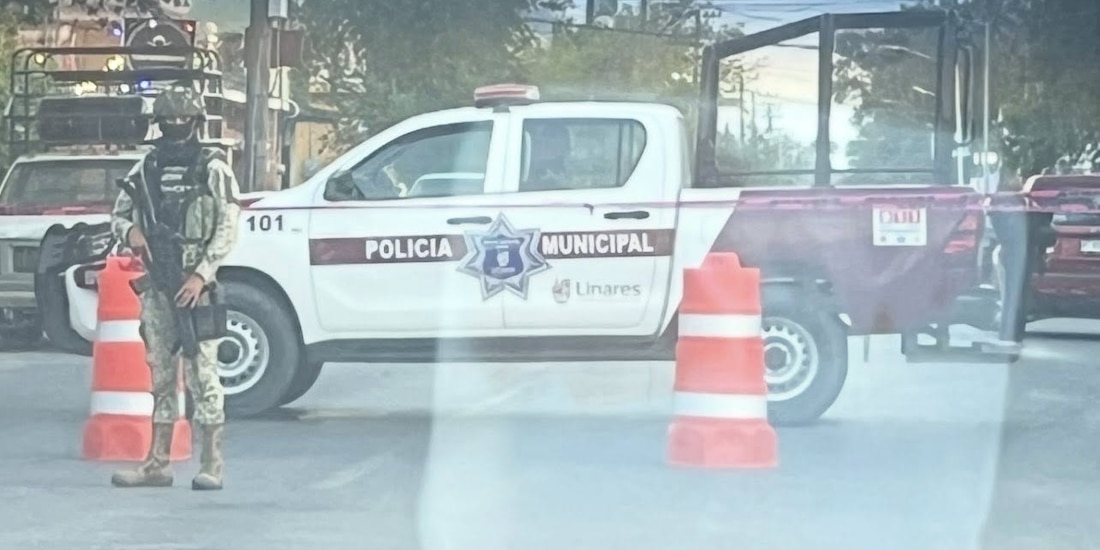 Atacan a balazos a secretario del ayuntamiento de Linares, Nuevo León.