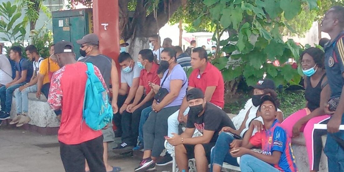 Migrantes de Haití llegan a Tapachula, Chiapas.