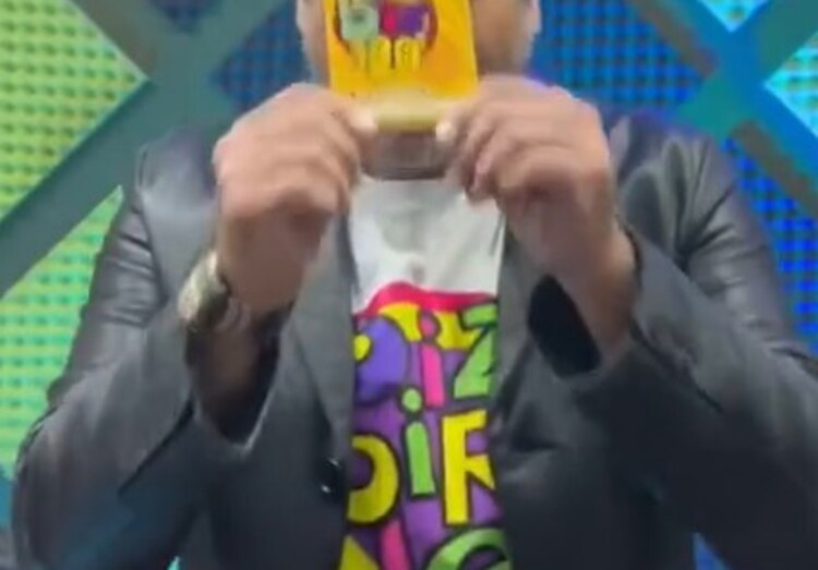 Esteban y Max entregarán las credenciales de reporteros Bizbirije.