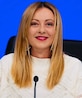 Giorgia Meloni, primera ministra de Italia (izq.), presenta plan de vivienda similar al de Claudia Sheinbaum, presidenta de México (der.).