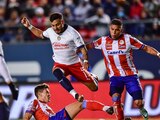 Alexis Vega durante el partido de la Jornada 2 de la Liga MX entre Chivas y Atlético de San Luis.