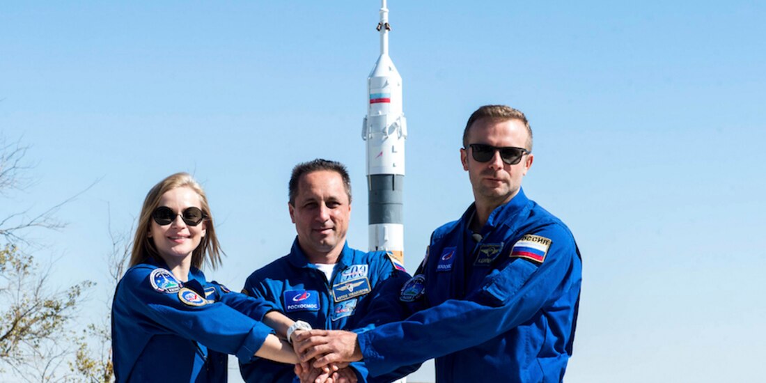 Yulia Peresild, Klim Shipenko y Anton Shkaplerov, en Baikonur.