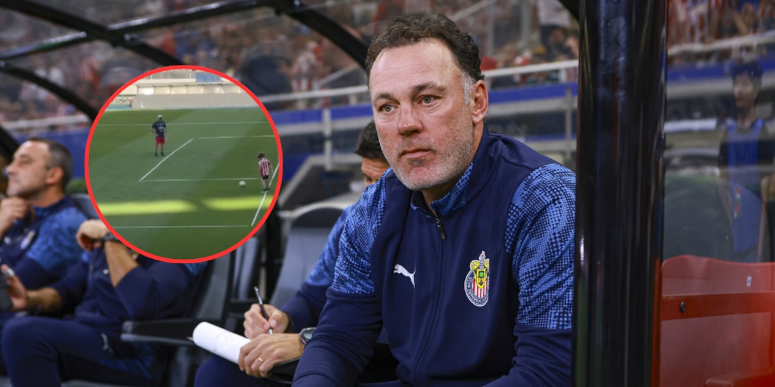 Gabriel Milito en el banquillo de Chivas previo a un encuentro de la Liga MX,