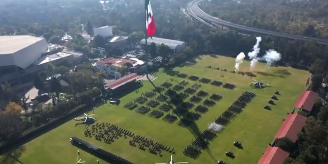 Transmisión por festejos de Bicentenario del Heroico Colegio Militar fue interrumpida.