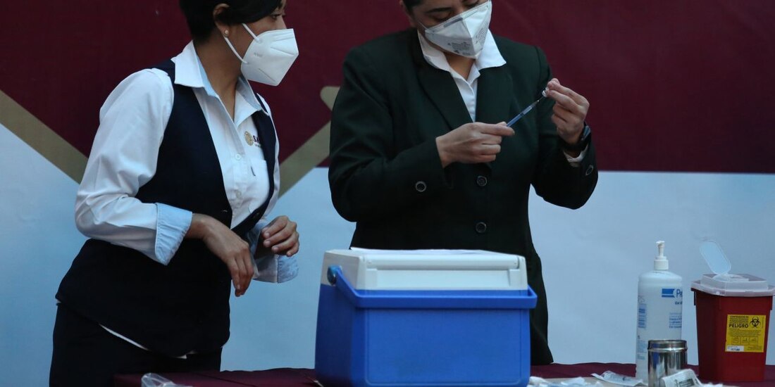 Jornada de vacunación contra COVID-19 en Baja California.