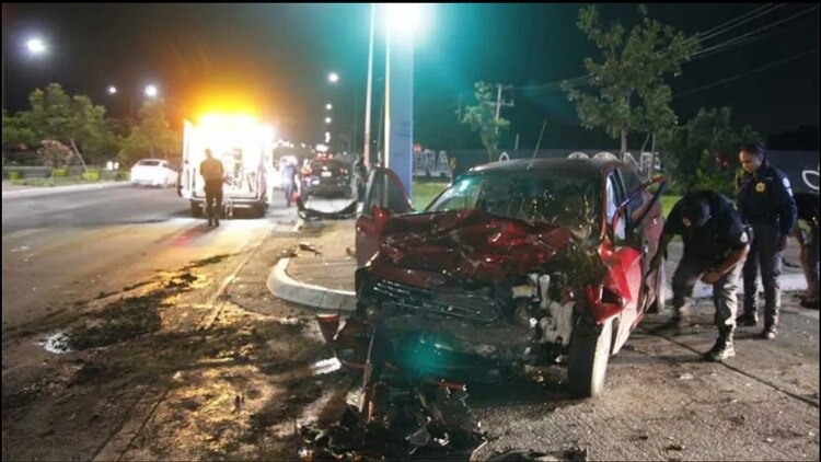 Pese a lo aparatoso del choque, ambos conductores resultaron ilesos.