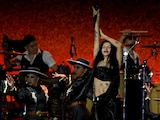 Cazzu encendió el escenario del Festival Tecate Emblema 2026 en la CDMX con una presentación llena de energía, sensualidad y fuerza artística que hizo vibrar a miles de asistentes.