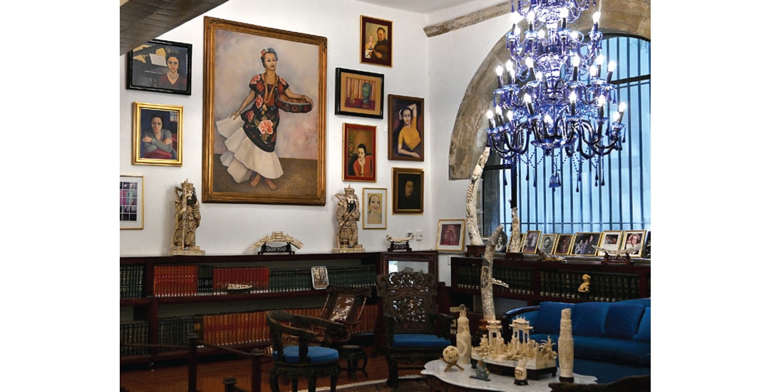 INTERIOR de la casa que habitó Dolores Olmedo.