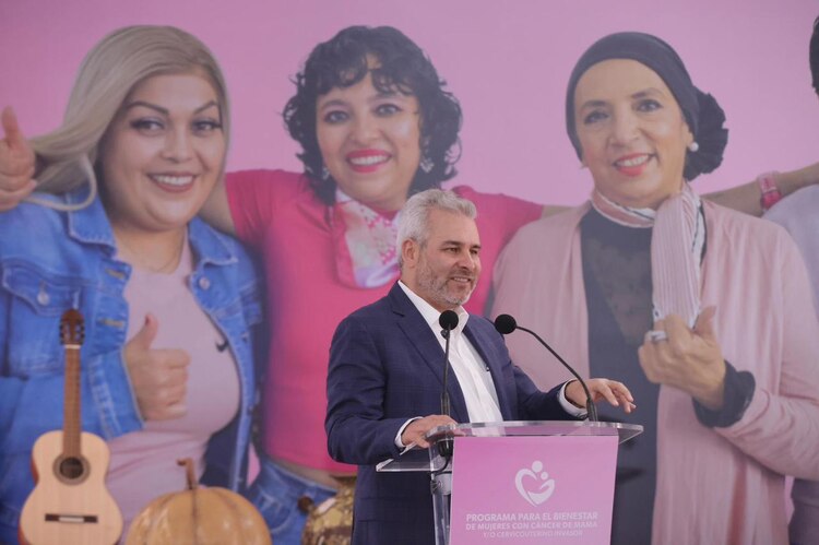 Funcionarios estatales encabezan la entrega de apoyos que aseguran la continuidad en los tratamientos oncológicos.