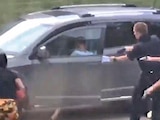 El momento en el que un policía dispara contra Jacob Blake en Wisconsin.