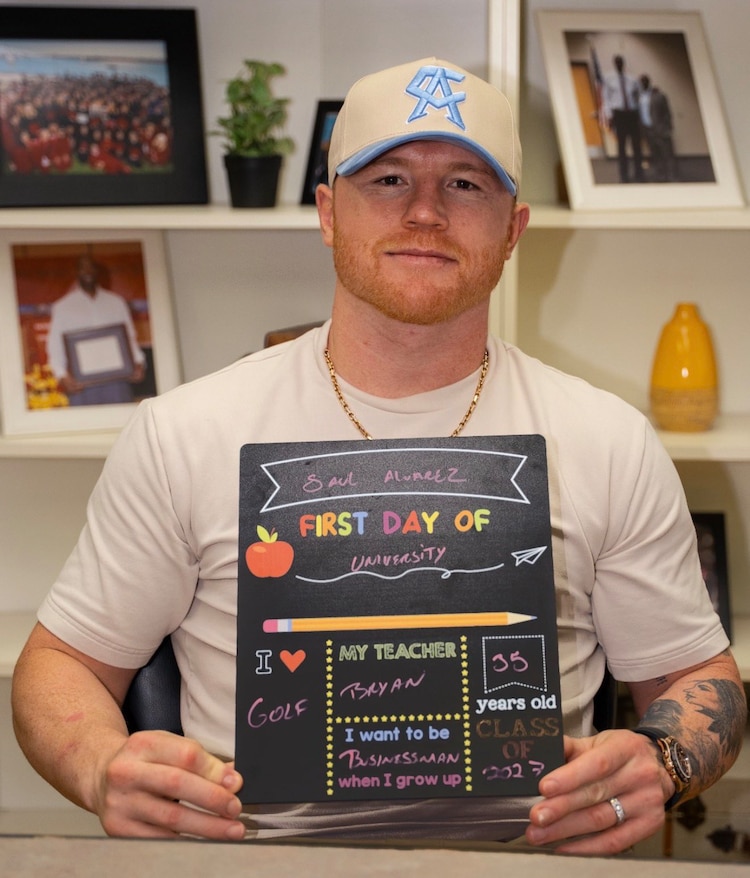 Canelo ingresa a la Universidad de San Diego