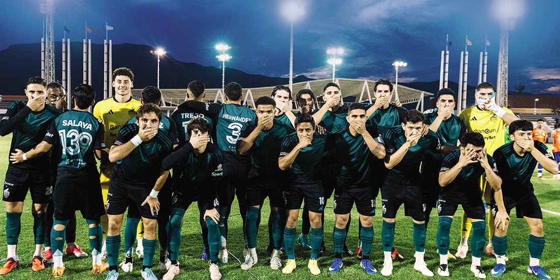 JUGADORES de Cancún FC protestan antes de un juego en Liga de Expansión