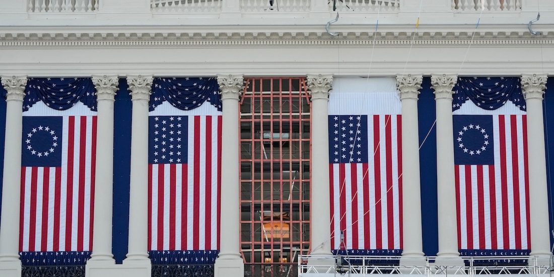 El Capitolio ya luce cambios con las banderas previo a la ceremonia del próximo 20 de enero.