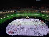 Atletas de los distintos países que participan en los Juegos Olímpicos 2021 durante el desfile en el Estadio Olímpico de Tokio.
