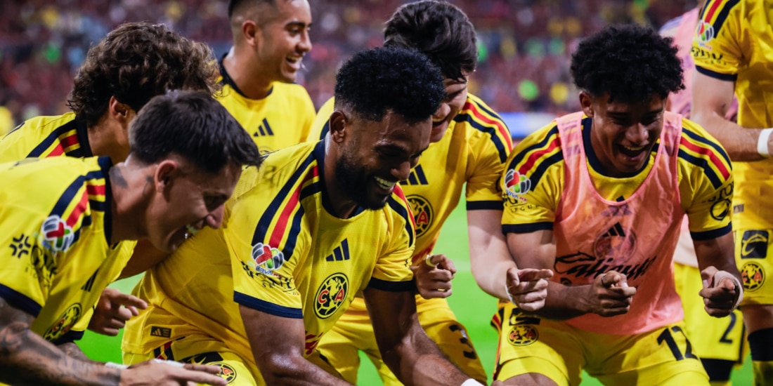 Miguel Borja y sus compañeros celebran su anotación ante Atlas.