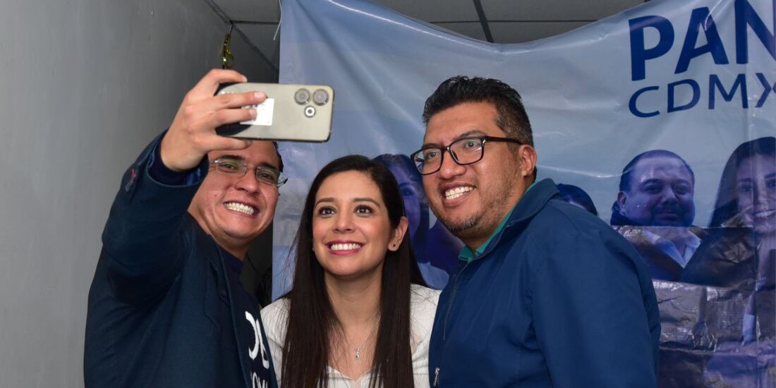 La panista Luisa Gutiérrez Ureña al centro de la imagen.