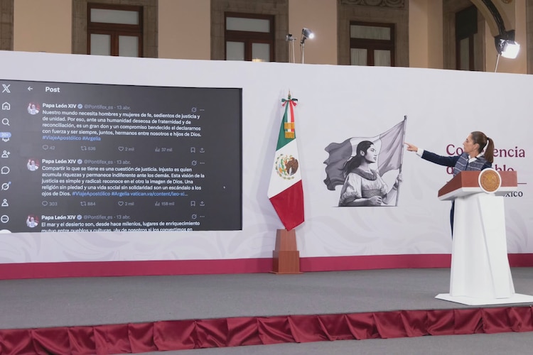 Al final de la conferencia, Sheinbaum Pardo leyó mensaje del Papa León XIV.