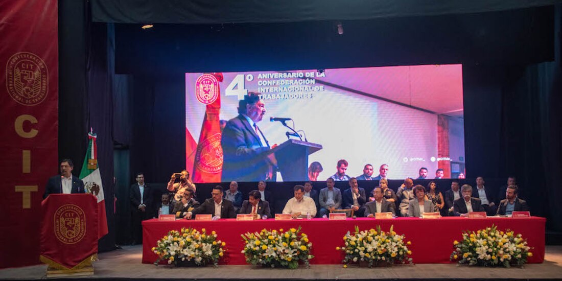 El senador Napoleón Gómez Urrutia, ayer, en la reunión de la CIT.