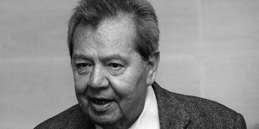 Proponen otorgarle la medalla Belisario Domínguez a Porfirio Muñoz Ledo, quien falleció este domingo a los 89 años.