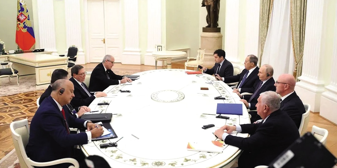 PUTIN recibió al canciller de Cuba, ayer.