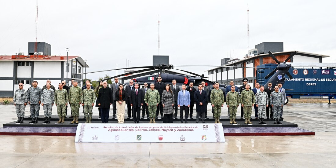 Foto oficial de la reunión.