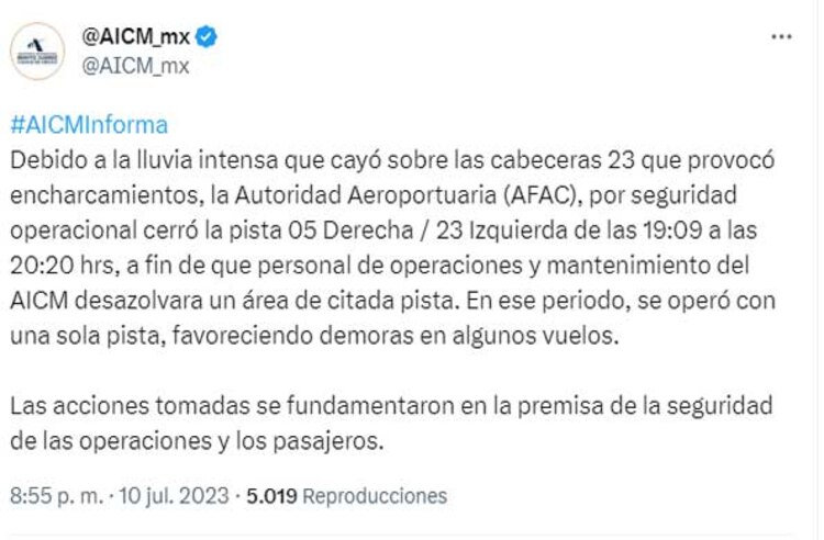 Cierran una pista del AICM por lluvias