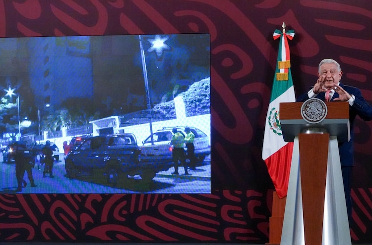 Autoridades de Ecuador irrumpieron en la Embajada mexicana, hechos que fueron condenados por el entonces presidente Andrés Manuel López Obrador.