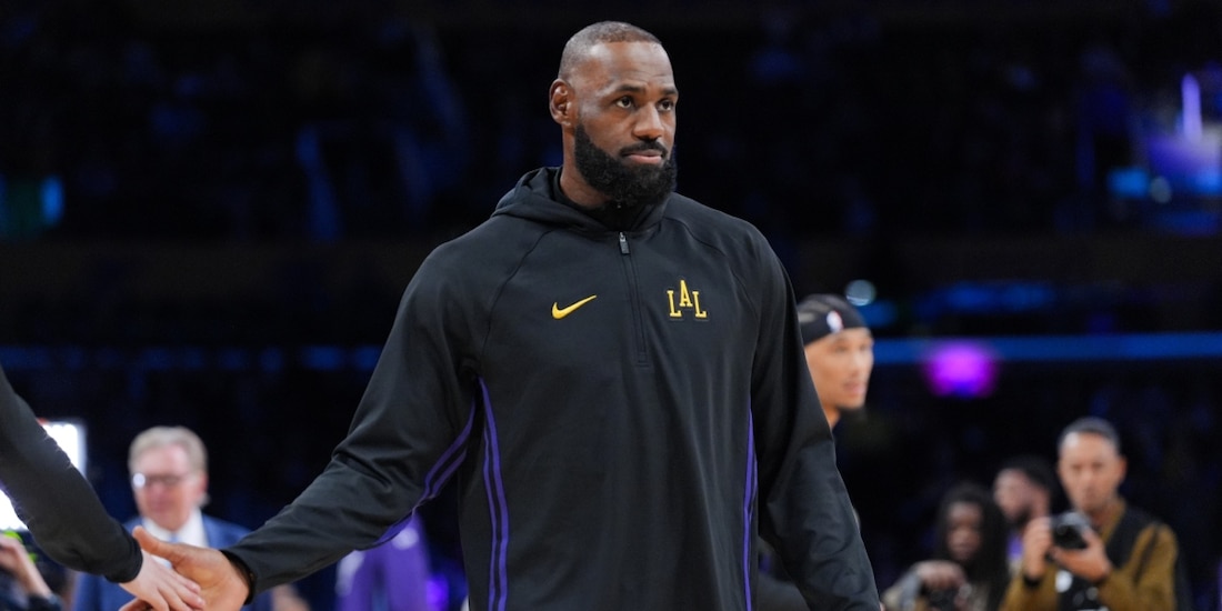 LeBron James juega su campaña 23 en la NBA, un récord