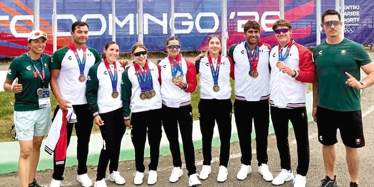 LAS IMÁGENES DEL DÍA │ Natación artística, esgrima, tenis de mesa, canotaje y halterofilia destacaron ayer