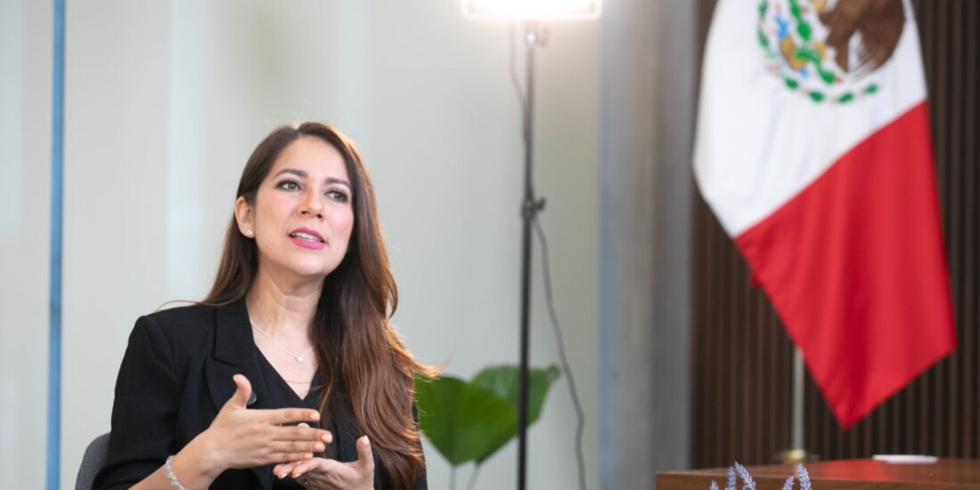 La Gobernadora Libia Dennise García Muñoz Ledo encabeza el programa 'Conectando con la Gente', donde destaca los esfuerzos de su administración en transparencia.