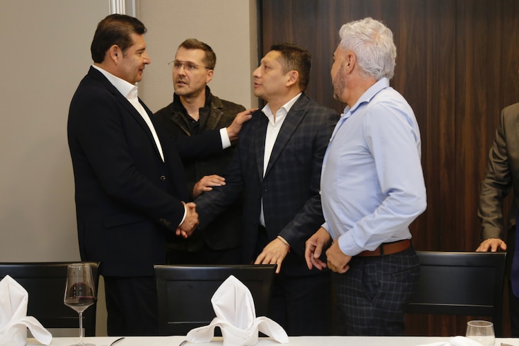 Armenta destaca la importancia de inversiones estratégicas como el proyecto del Tren Interoceánico y la llegada de universidades para impulsar la tecnología en Puebla.