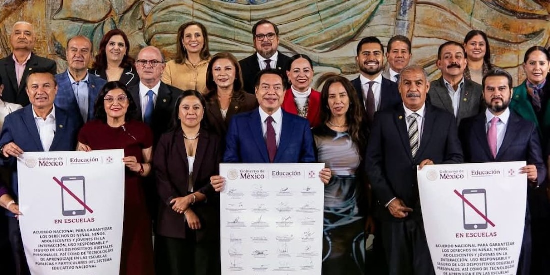 SEP acuerda regular celulares en aulas