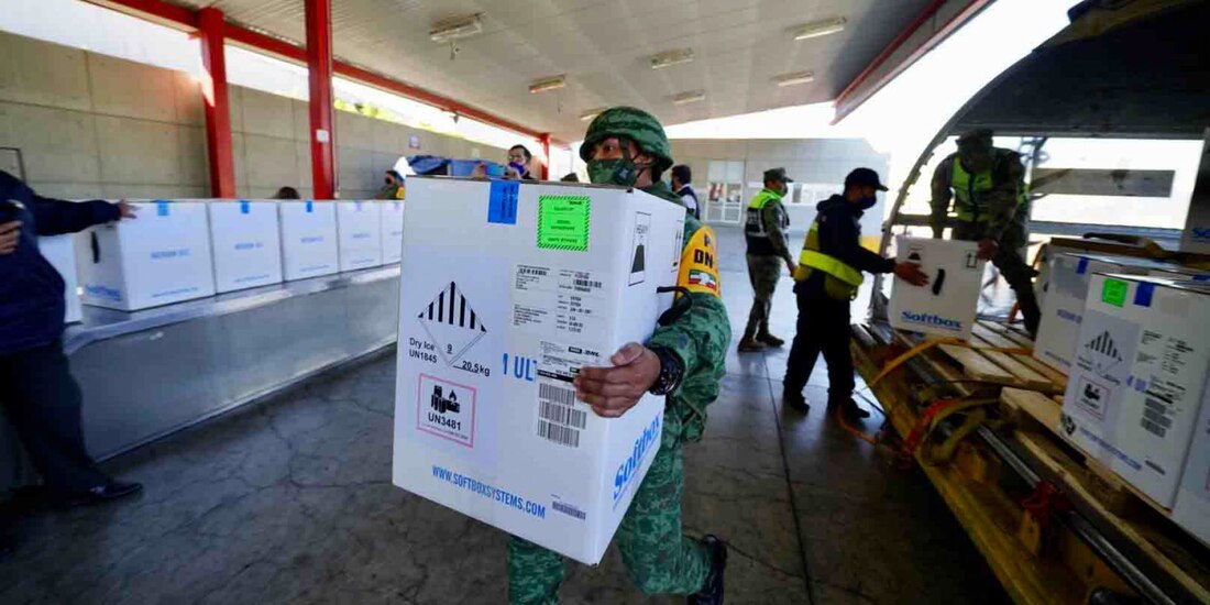 Llega nuevo embarque de vacunas de Pfizer