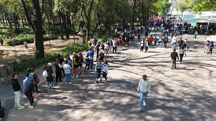 Autoridades capitalinas y federales coordinan esfuerzos para frenar la transmisión del sarampión en zonas de alta afluencia.