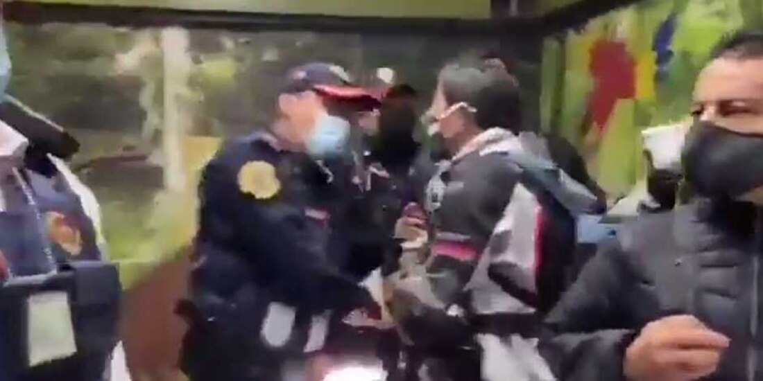 Separan del cargo a policías que agredieron a reporteros en Metro Viveros