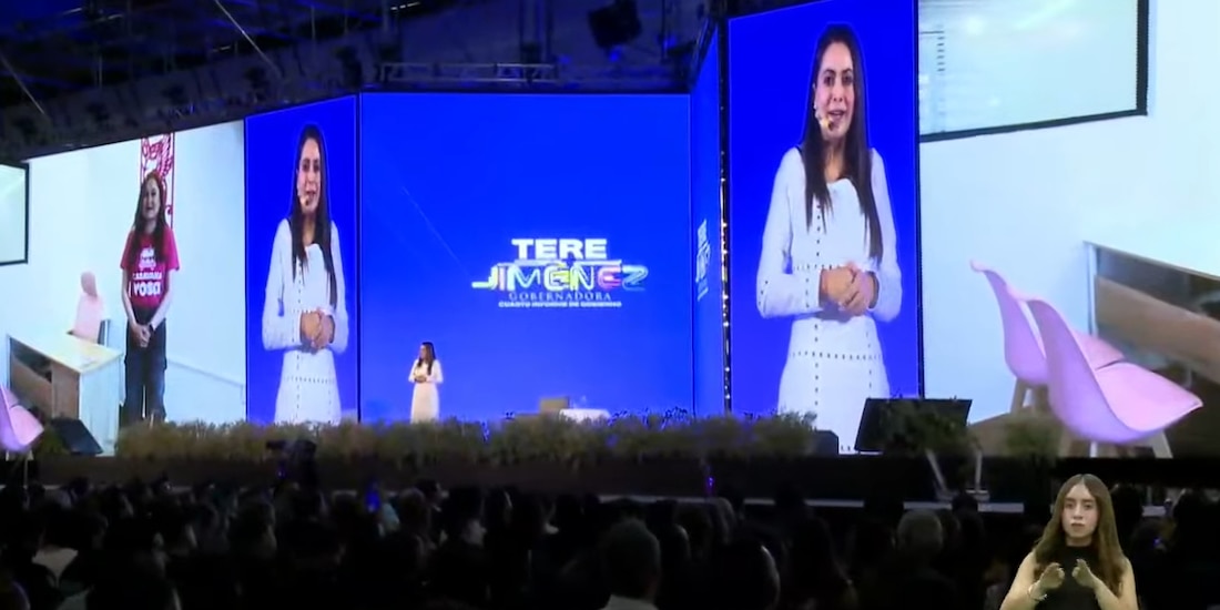 Tere Jiménez, gobernadora de Aguascalientes, da mensaje por su Cuarto Informe de Gobierno.