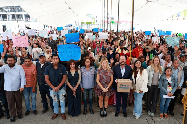 Paquetes con arroz, frijol, azúcar y aceite llegan a hogares huixquiluquenses como parte de una estrategia social integral.