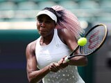 Venus Williams entrena en el All England Lawn Tennis en Wimbledon, Inglaterra