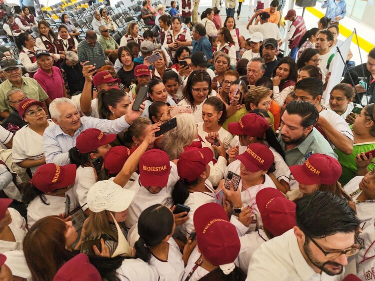 Salud Casa por Casa llevará atención médica gratuita y expedientes digitales a millones de hogares mexicanos.