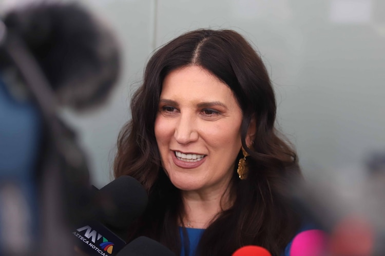 Kenia López Rabadán, presidenta de la mesa directiva en la Cámara de Diputados