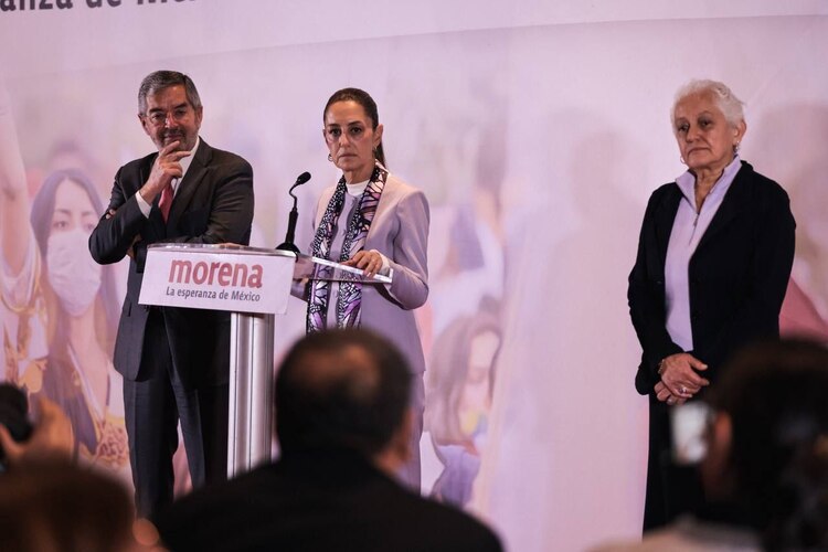 Claudia Sheinbaum anuncia una campaña basada en propuestas y alegría para contrarrestar la guerra sucia en las redes sociales.