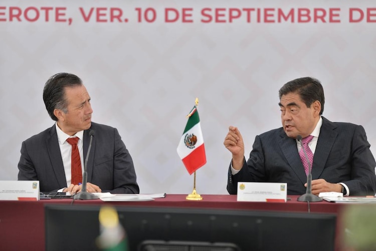 Los gobernadores Cuitláhuac García Jiménez y Miguel Barbosa Huerta dieron continuidad a la estrategia interinstitucional de seguridad, promoción turística y cultural
