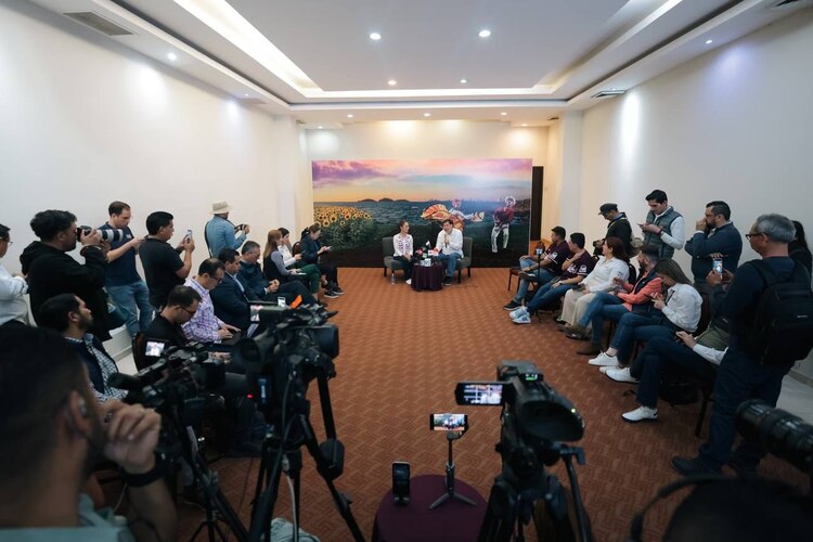 Claudia Sheinbaum destaca la unidad dentro de Morena a través de encuestas para definir candidaturas.