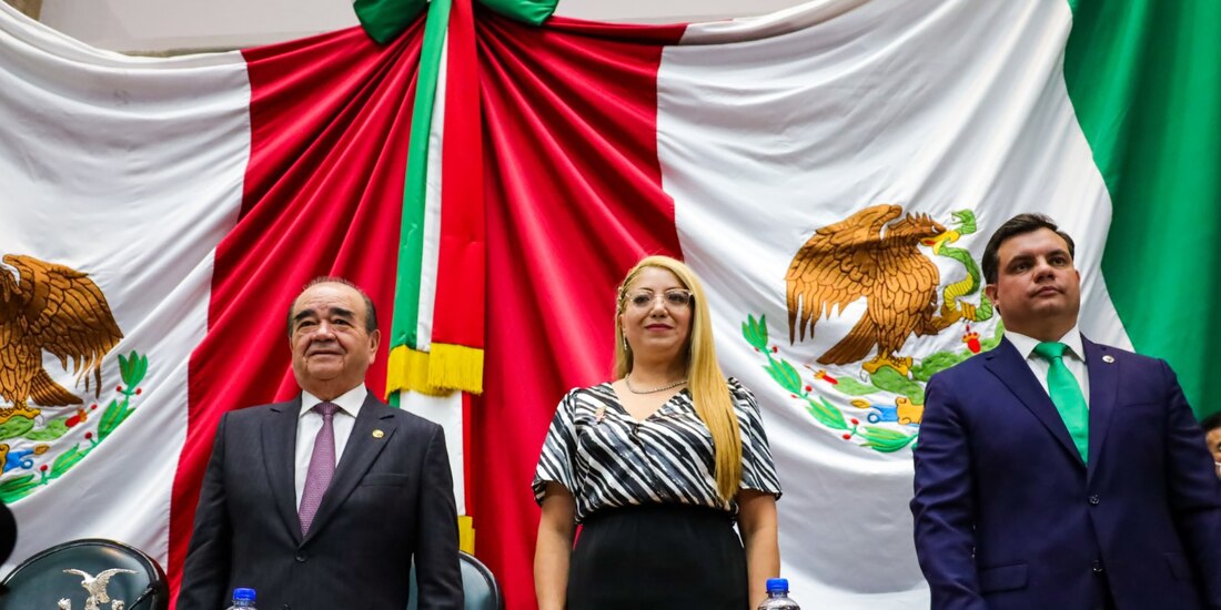 Funcionarios públicos en el Estado de México.