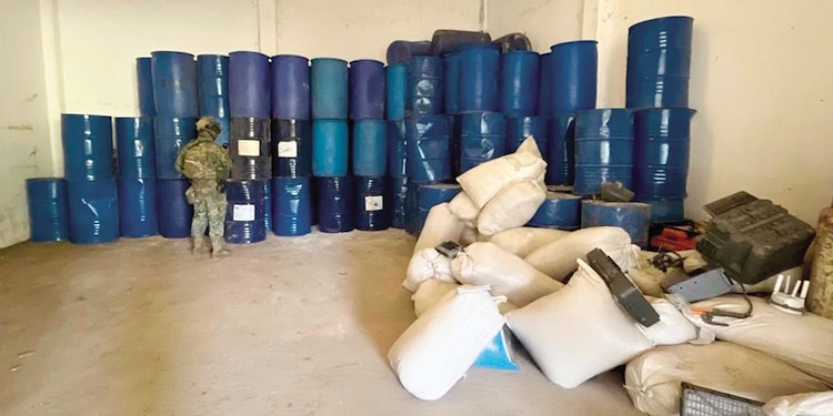 Decomiso de 25 mil litros y más de 12 toneladas de sustancias químicas por autoridades federales en Guerrero, el pasado 15 de enero.