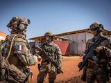 Francia retira presencia militar en Níger a 2 meses del golpe de Estado que derrocó a Mohamed Bazoum, quien está preso.