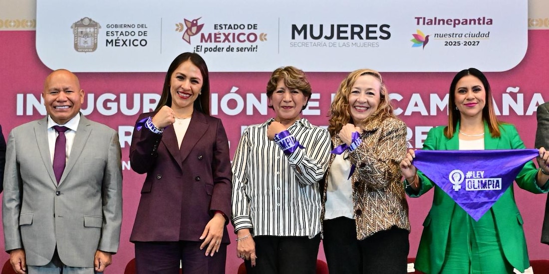 Al centro, la gobernadora del Estado de México, Delfina Gómez.