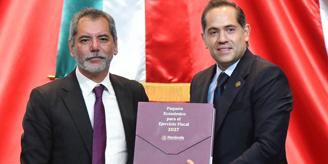 Édgar Amador Zamora, secretario de Hacienda, entrega el Paquete Económico 2027 a la Cámara de Diputados, el 8 de septiembre de 2026.